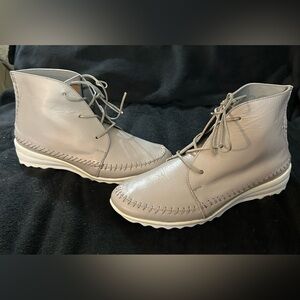 Ixoti Leather Comfort Ankle Boots – Lightweight, Hand-Stitched – Women’s 7.5